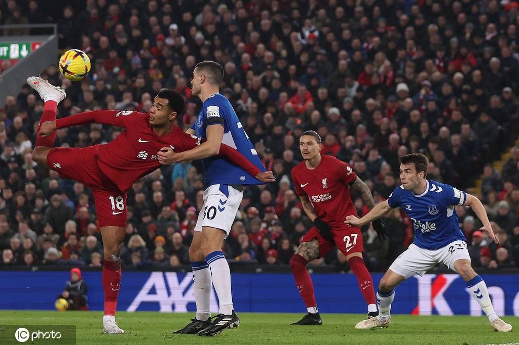 25岁非洲新星英超闪耀，进球助攻抢镜转会风云